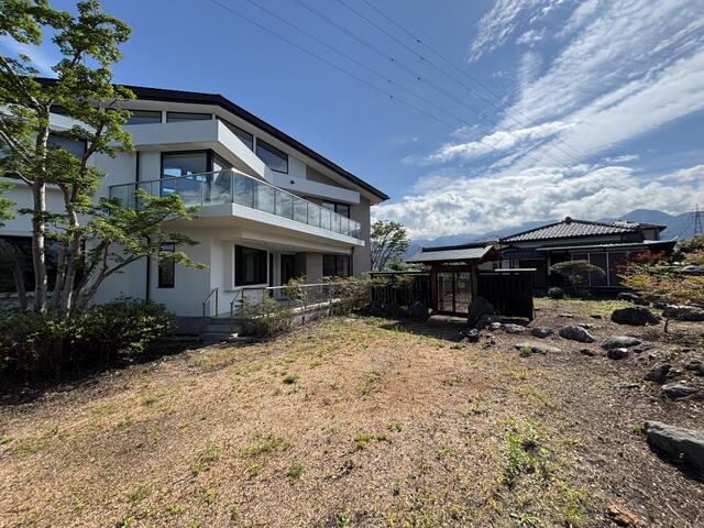 detached 山梨県甲州市勝沼町綿塚 地図を見る