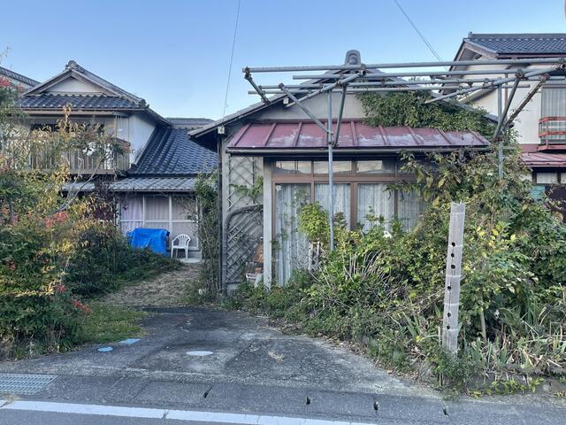 山梨県南巨摩郡富士川町の一戸建て | 584万円 | 4DK | 351.31m² | Akiyama house finder