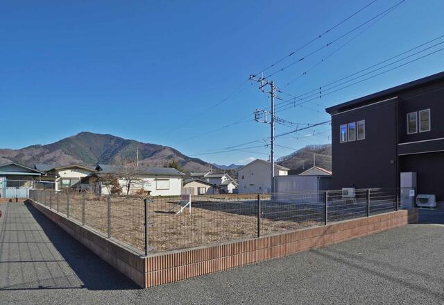 detached 山梨県都留市四日市場 地図を見る