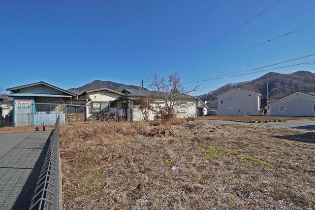 detached 山梨県都留市四日市場 地図を見る