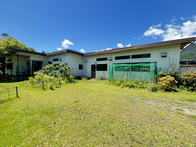 detached 山梨県南巨摩郡南部町本郷 地図を見る