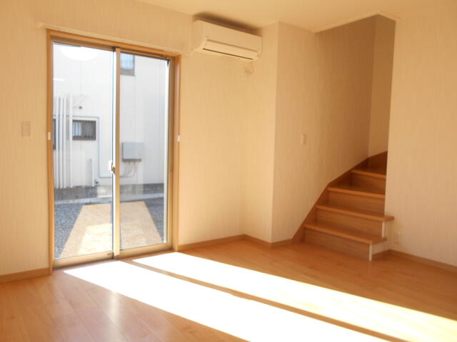 detached 山梨県中央市東花輪 地図を見る