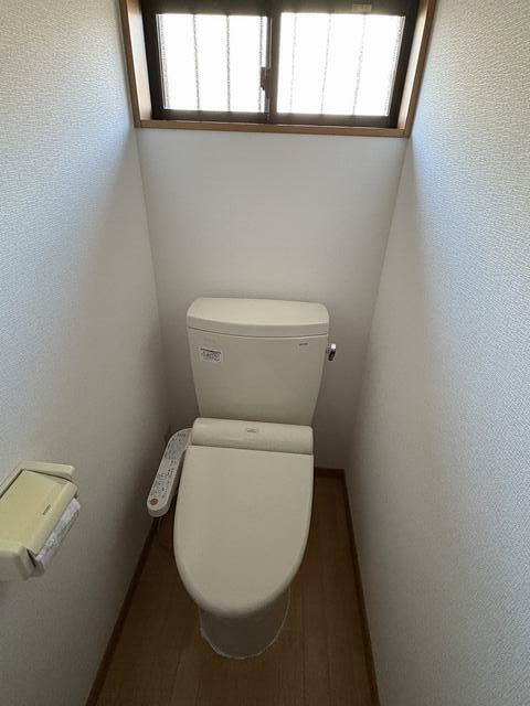 トイレ／嬉しいウォシュレット付き