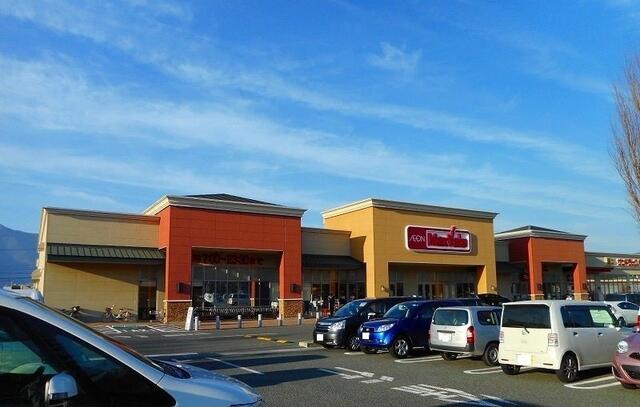 マックスバリュ富士河口湖店 (379m)