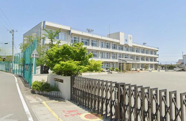 落合小学校 (614m)