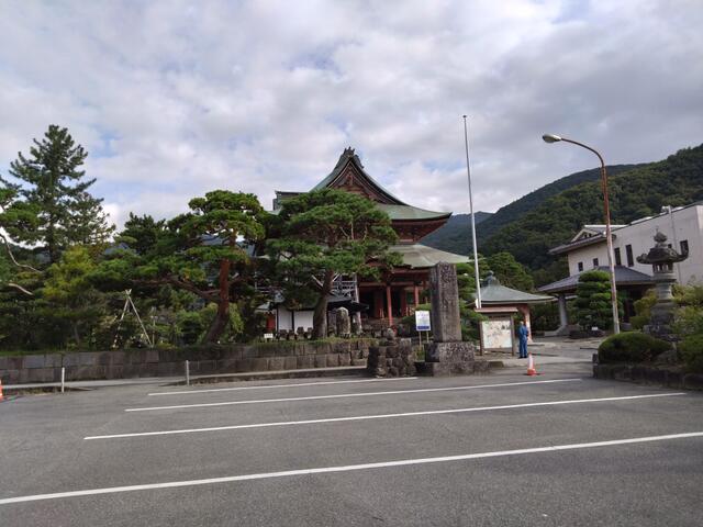 甲斐善光寺　徒歩９分　お散歩コースにいかがですか (900m)