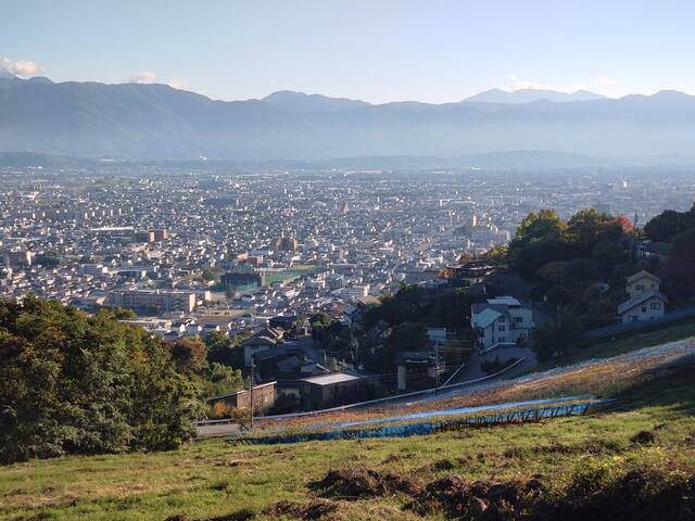 近所の愛宕山より　週末の近所のハイキングにいかが（＾＾）／ (2,300m)