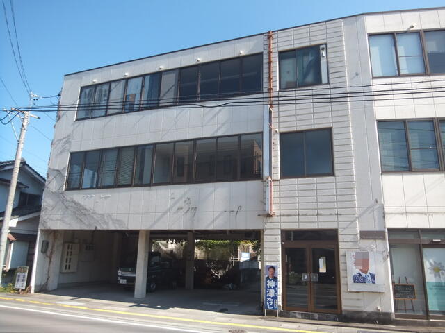 西側道路より
