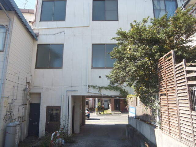 東側より