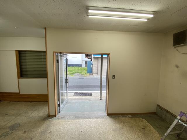 室内→出入口