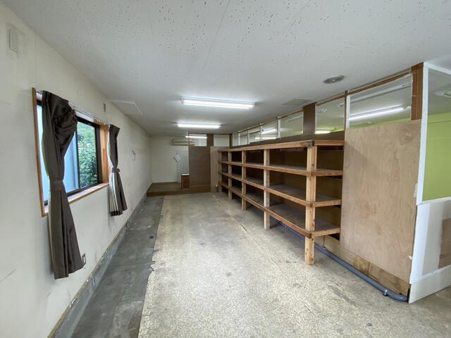 入口付近（土間・倉庫スペース）