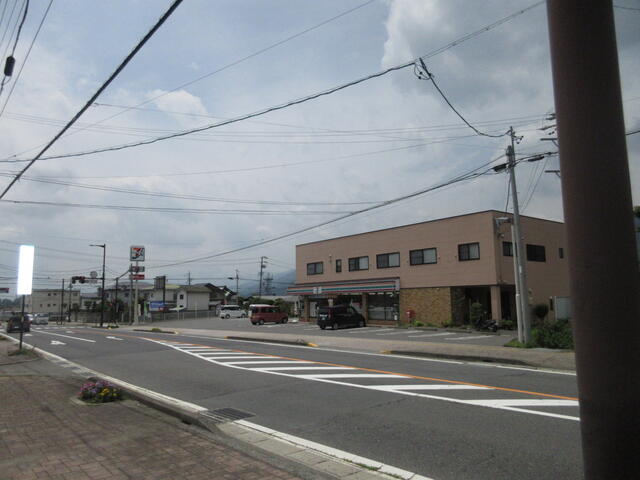 セブンイレブン辰野平出店 (600m)