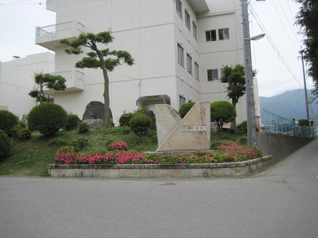 箕輪町立箕輪中学校 (2,265m)