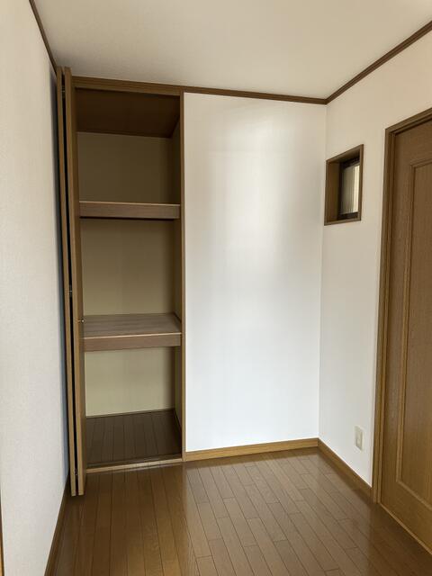 キッチン／収納付き