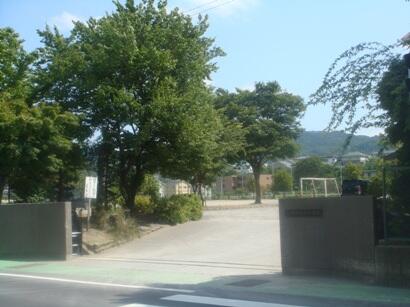 上田市立南小学校 (1,315m)