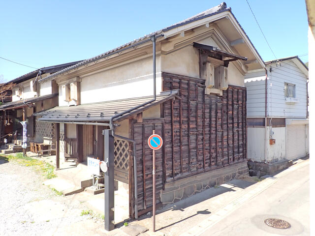 現地（外観）／角間蔵　貸店舗　右側／撮影日2026-04-21