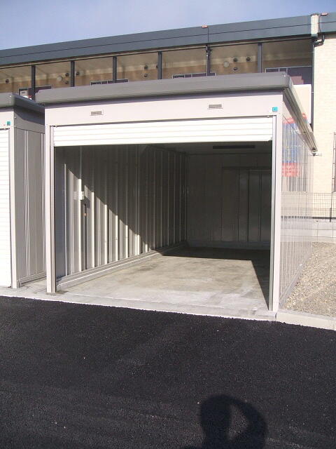 その他設備／リモコン電動シャッター付き