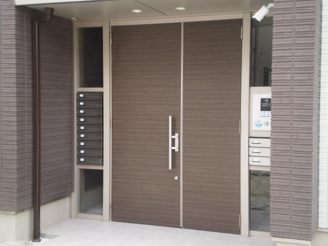 共用部エントランス／防犯カメラ付オートロック