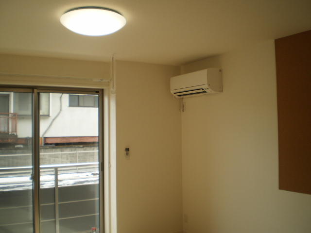 全室ＬＥＤ照明器具付・エアコン１台（ＬＤＫ部のみ）