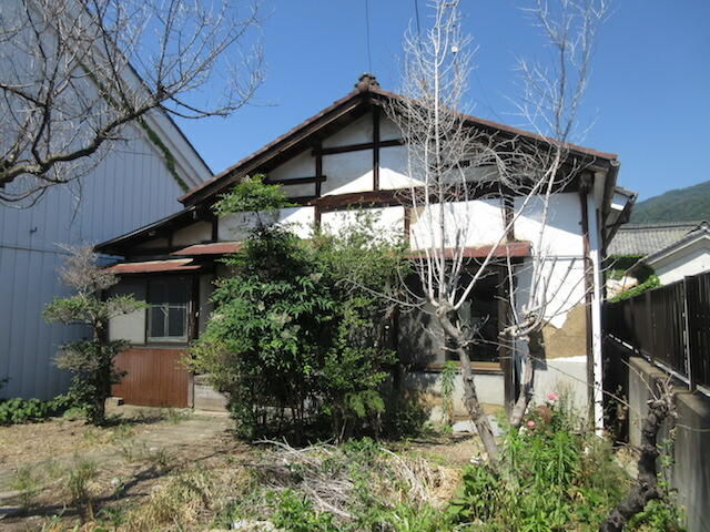 detached 長野県千曲市大字稲荷山本八日町 地図を見る