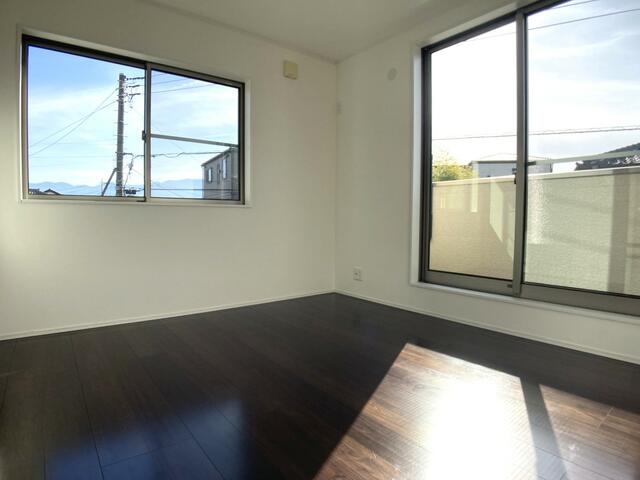 detached 山梨県中央市中楯 地図を見る