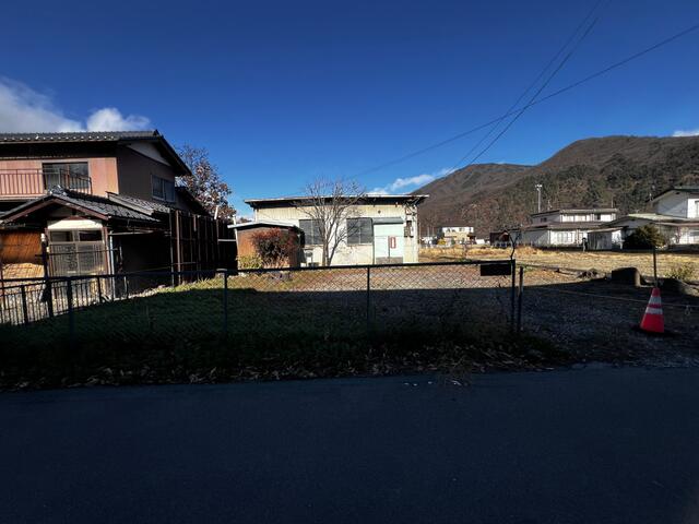 工場　南より