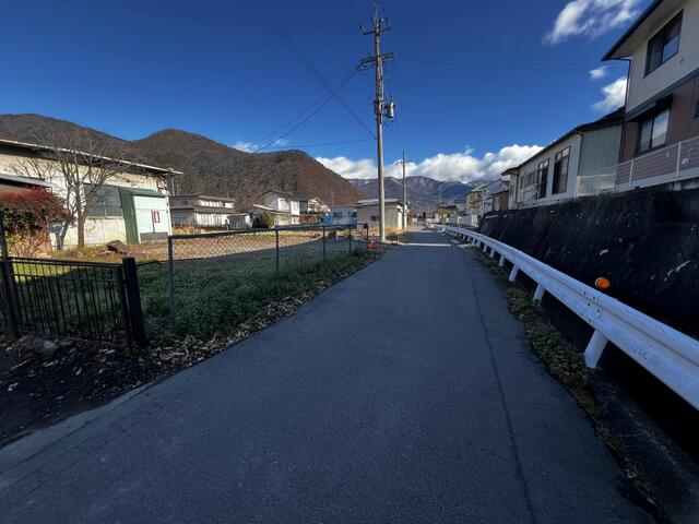 南側前面道路