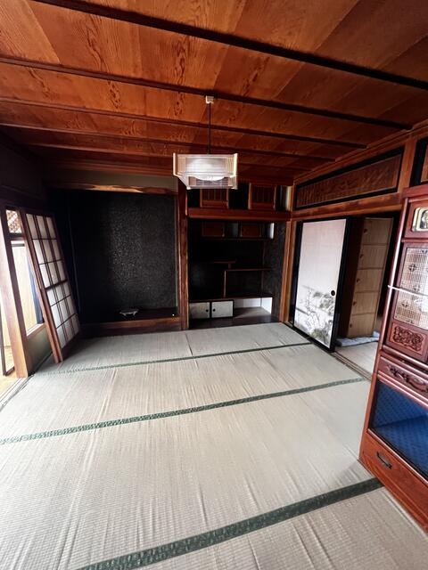 １階和室　床の間・仏間