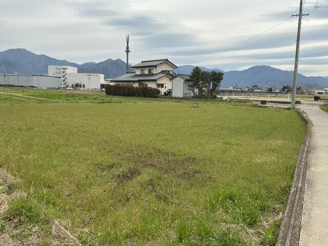 カメラレンズ東向き