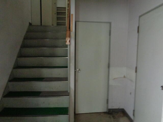 １階階段