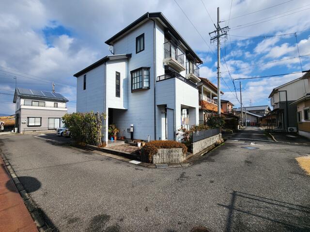 神戸西へ東へ ハトマークサイト】岐阜県安八郡神戸町大字神戸の 6DK 中古一戸建