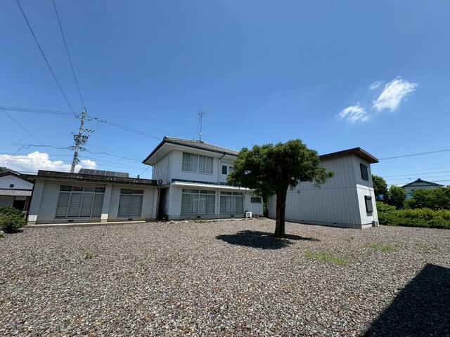 detached 岐阜県揖斐郡池田町六之井 地図を見る