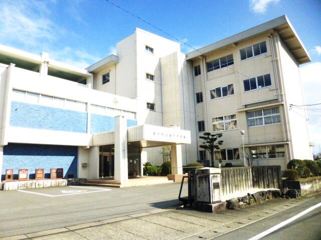 神戸町立神戸中学校 (2,602m)