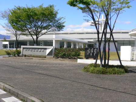 神戸町立図書館 (1,521m)