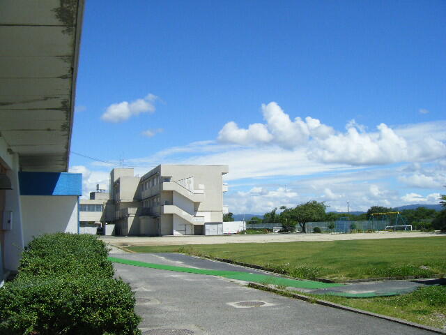 多治見市立北栄小学校 (1,807m)