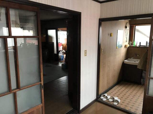 detached 富山県滑川市坪川新 地図を見る