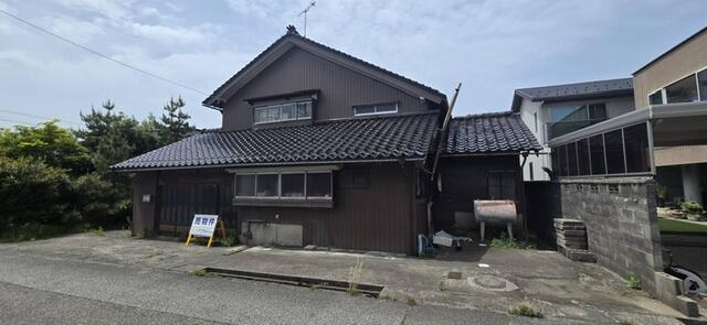 detached 富山県滑川市坪川新 地図を見る