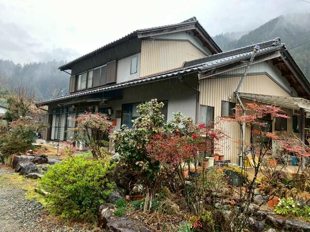 detached 岐阜県山県市葛原 地図を見る