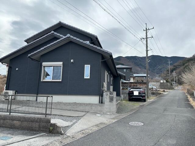 現地（外観）／東側外観、北側前面道路。／撮影日2026-02-07