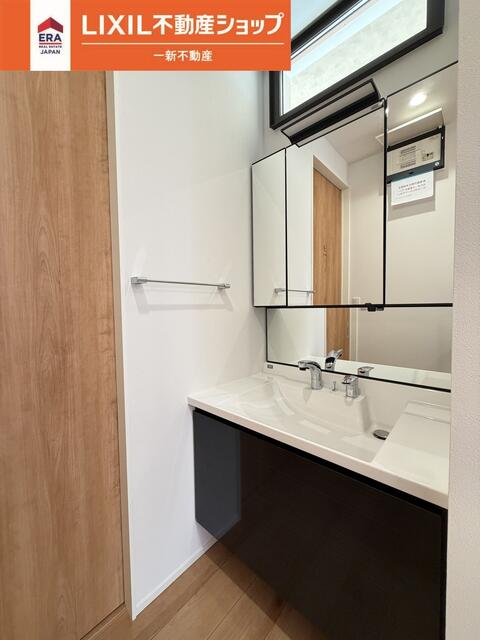 detached 三重県員弁郡東員町大字穴太 地図を見る