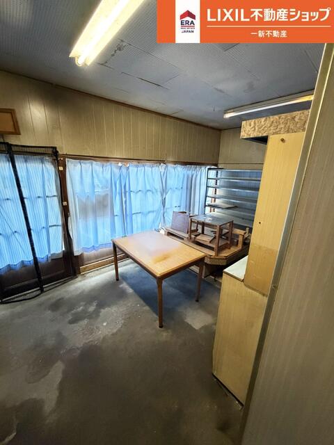 母屋土間　文房具店を営まれていました