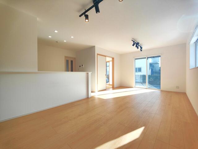 detached 愛知県弥富市荷之上町焼田新田 地図を見る