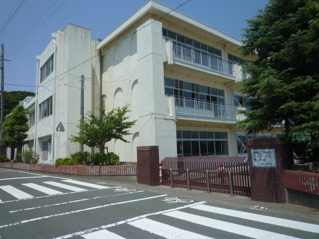 湖西市立新居小学校 (514m)