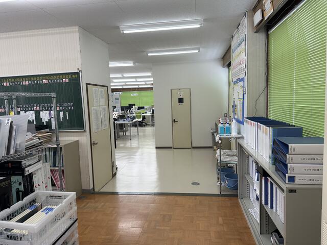１Ｆには階段下収納ともうひとつ収納、個室トイレが２か所ありま／撮影日2024-10-27