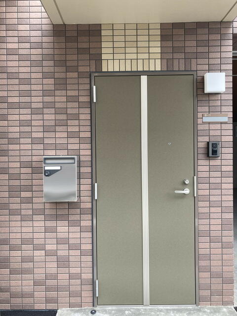 玄関／モニター付インターホン　オートロック付