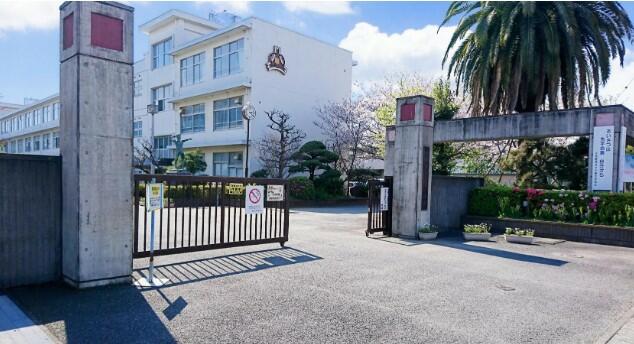 静岡市立大里中学校 (1,630m)