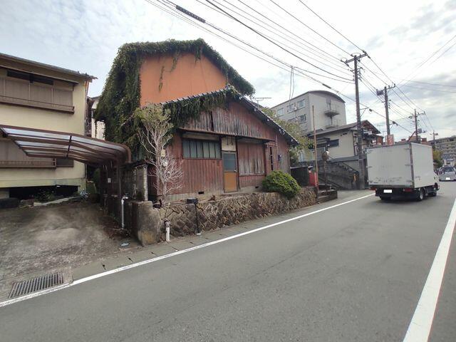 現地土地／前面道路を含む現地写真