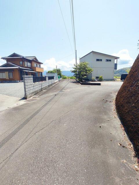 現地土地／西側接道部分