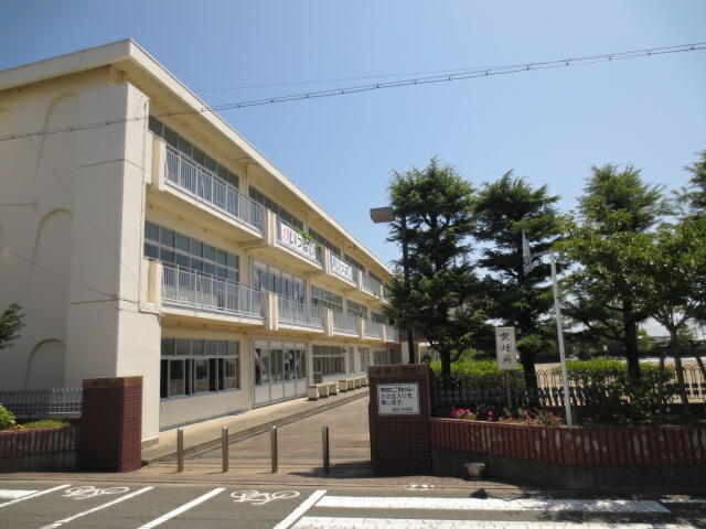 湖西市立新居小学校 (1,706m)