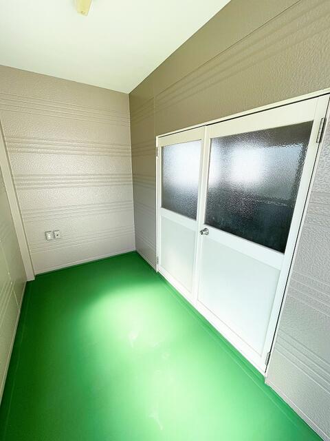 共用部エントランス／屋根付きエントランス